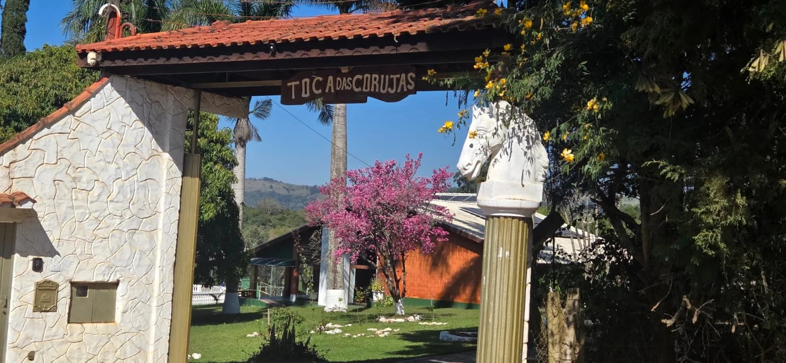 Entrada da Toca das Corujas